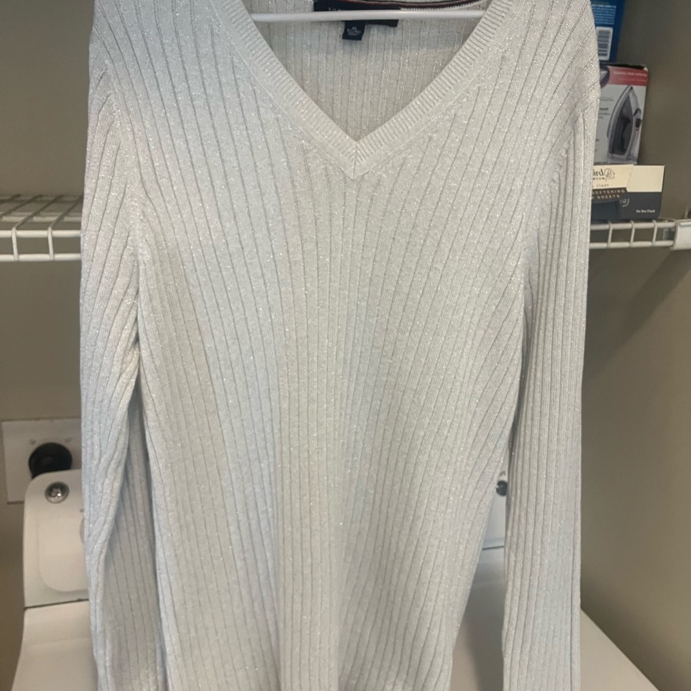 Tommy Hilfiger ladies large Ribbed Sweater with silver threads